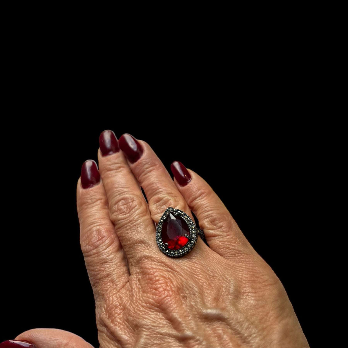 Anillo Drop Pav Escarlata Anillos de Joyería Regina Castillo