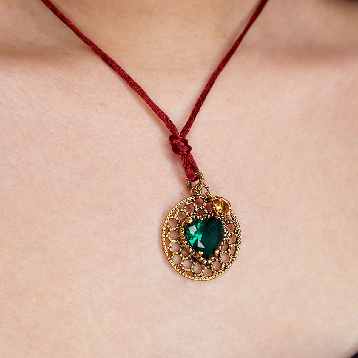 COLLAR CORAZÓN VINTAGE VERDE Collares de Joyería Regina Castillo