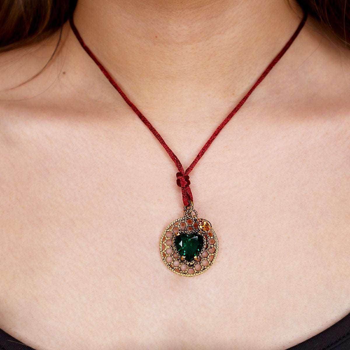 COLLAR CORAZÓN VINTAGE VERDE Collares de Joyería Regina Castillo