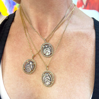 Collar Patroncita Gold Cadenas y Collares de Joyería de autor Regina Castillo