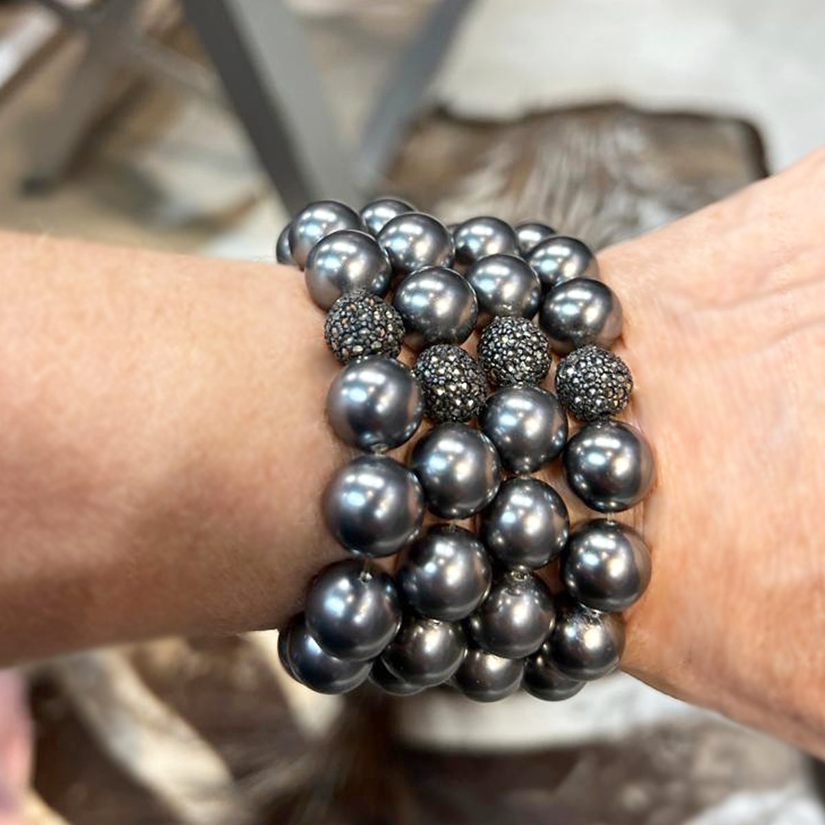 Pulsera Perlas Grises C Pulseras de Joyería Regina Castillo